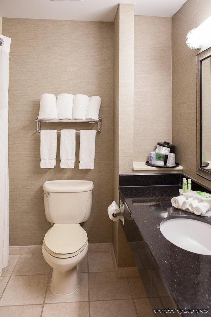 Hotel Express & By Ihg Canton