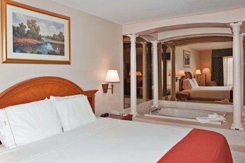 Hotel Express & By Ihg 3*